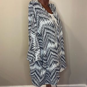 H&M size medium black& grey Aztec pattern cardigan